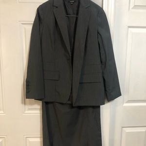 Rafella women’s skirt suit sz 8 10 dark grey white pinstripe EUC